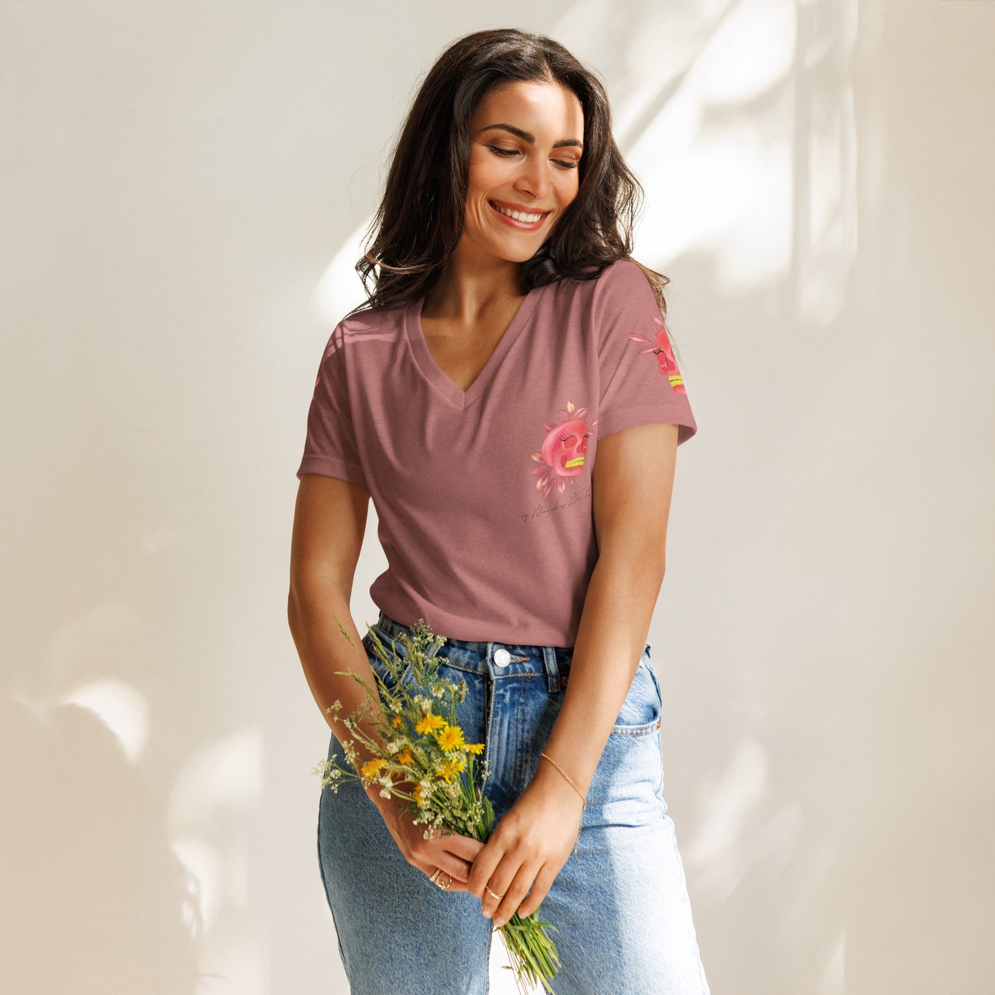 Stay wild - Lockeres Damen T-Shirt mit V-Ausschnitt - Marvelous Miss McCray